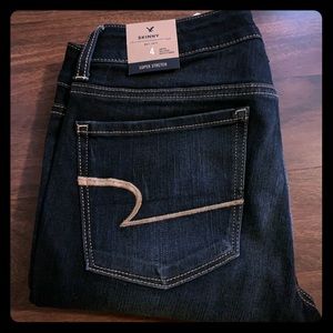 NWT!! American Eagle Low Rise Skinny Jeans Sz 4